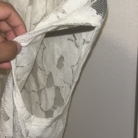 COTTON EXPRESS Women’s Size S Lace White with Diamond Buttons V-Neck Blouse $35 - Picture 4 of 11